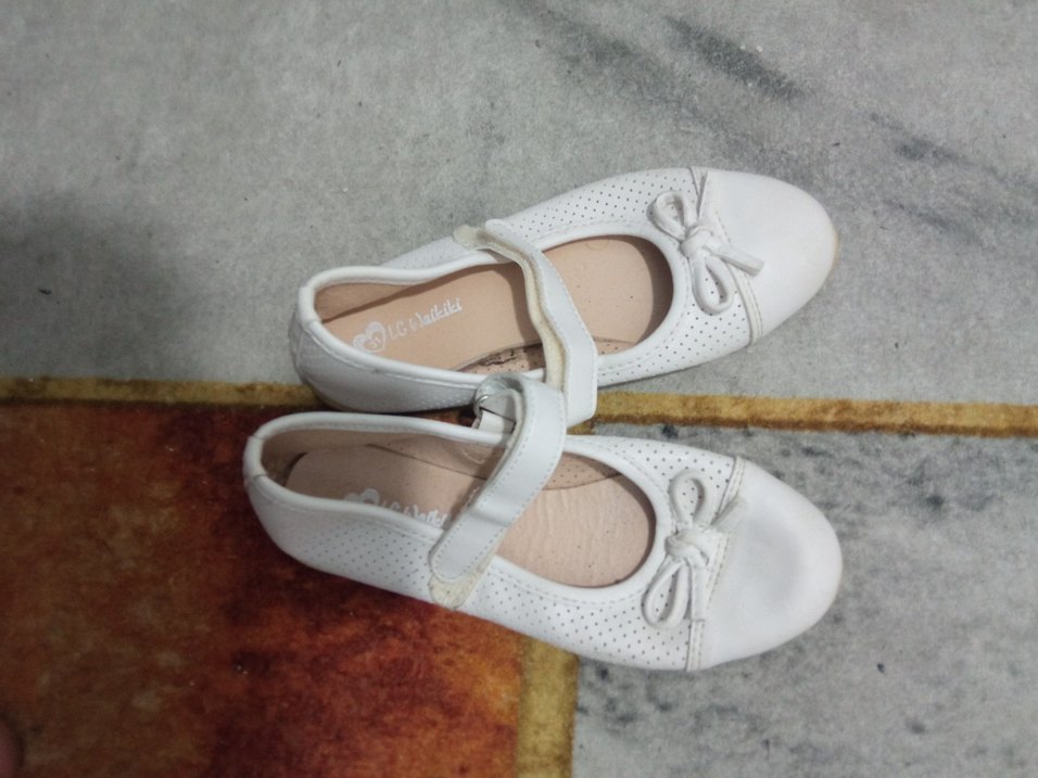 Kız Çocuk Beyaz Tokalı Babet Ayakkabı - Görsel 2