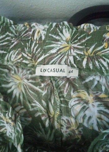 LC Waikiki Yeşil Desenli Pilili Mini Şort