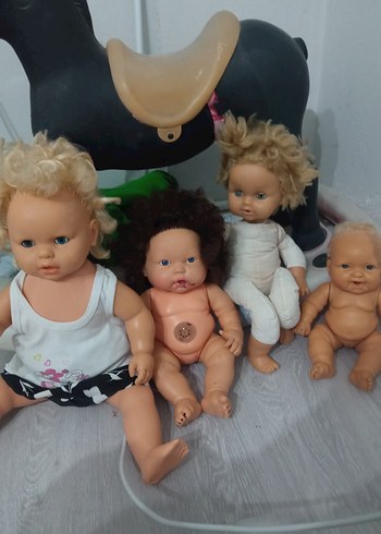 Farklı Bebek Seti ve Oyuncak At