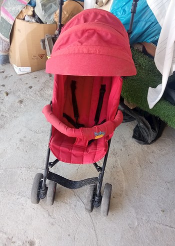 Tupperware Kırmızı Bebek Arabası sorunlu