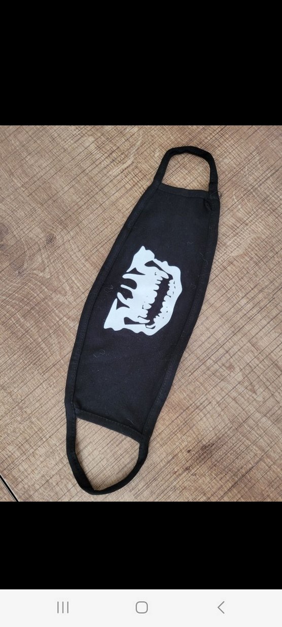 Kuru Kafalı Siyah Yüz Maskesi - Görsel 2