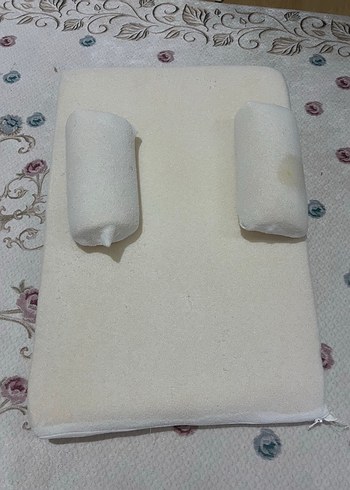 Beyaz Destekli Yastık