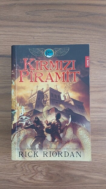 Kırmızı Piramit