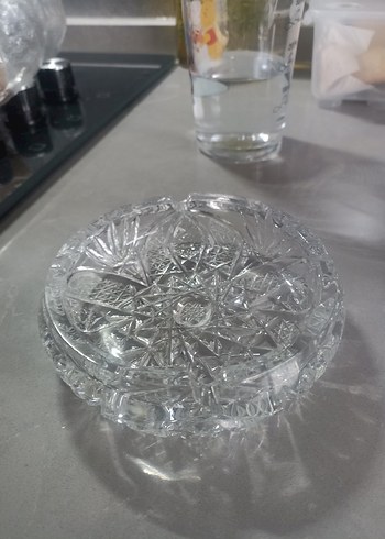 Parlak Beyaz Kesme Cam küllük vintage - Görsel 4