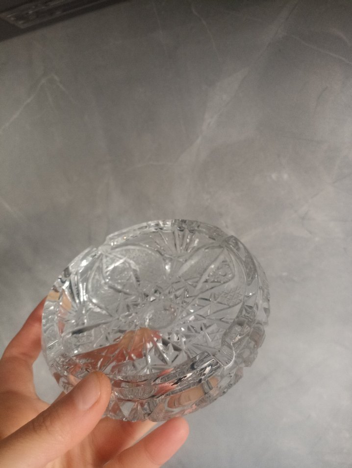 Parlak Beyaz Kesme Cam küllük vintage - Görsel 5