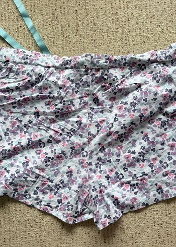 Çiçek Desenli Kadın Mini Şort - Görsel 5