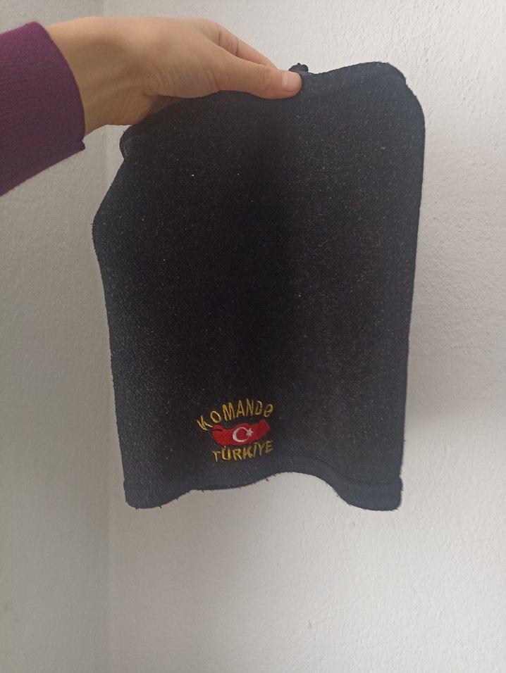 Siyah Nakışlı Erkek Polar Boyunluk - Görsel 3