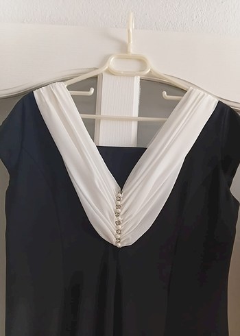 Siyah Beyaz Drapeli Midi Elbise - Görsel 4