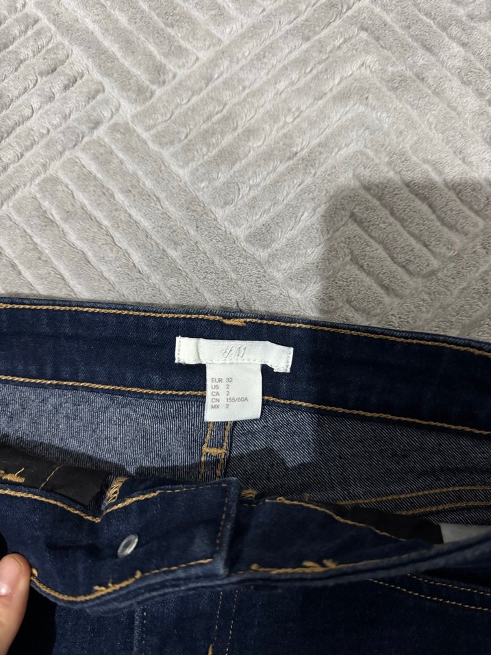 Koyu Mavi Kadın Mini Denim Şort - Görsel 3