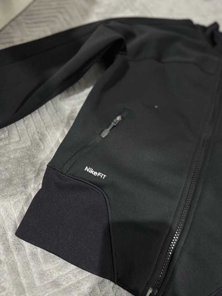 Siyah Fermuarlı Kapüşon - Görsel 3