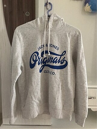 Sweatshirt kapşonlu