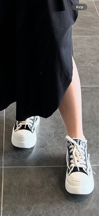 Elle Converse tip ayakkabı