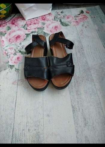 Gerçek deri Siyah Dolgu Topuklu Kadın Sandalet - Görsel 4