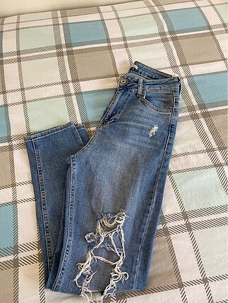 Yırtık mom jeans