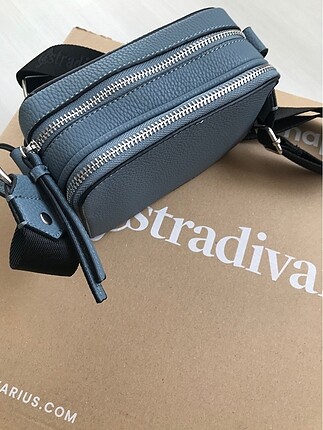 Stradivarius Çift Cepli Çapraz Askılı Çanta Stradivarius Çapraz Çanta %20  İndirimli - Gardrops