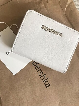 Bershka Amblemli Cüzdan