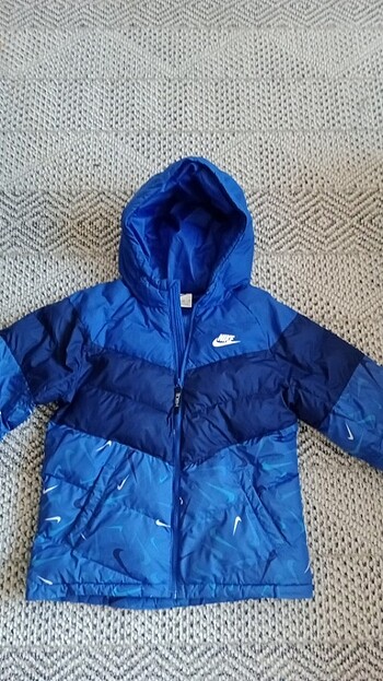 Nike Mont