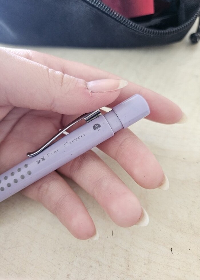 Faber Castell Üçgen 0.5 Uçlu kalem - Görsel 2