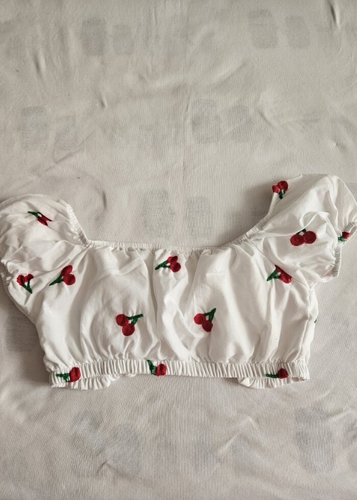 Kadın Balon kollu kayık yaka Kiraz nakışlı crop top - Görsel 3