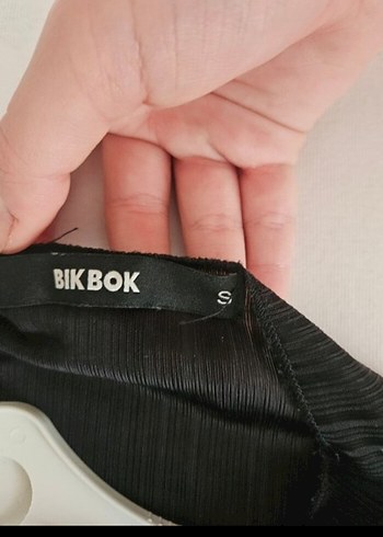 s Beden siyah Renk Uzun Kollu Siyah V Fırfırlı Tül Elbise