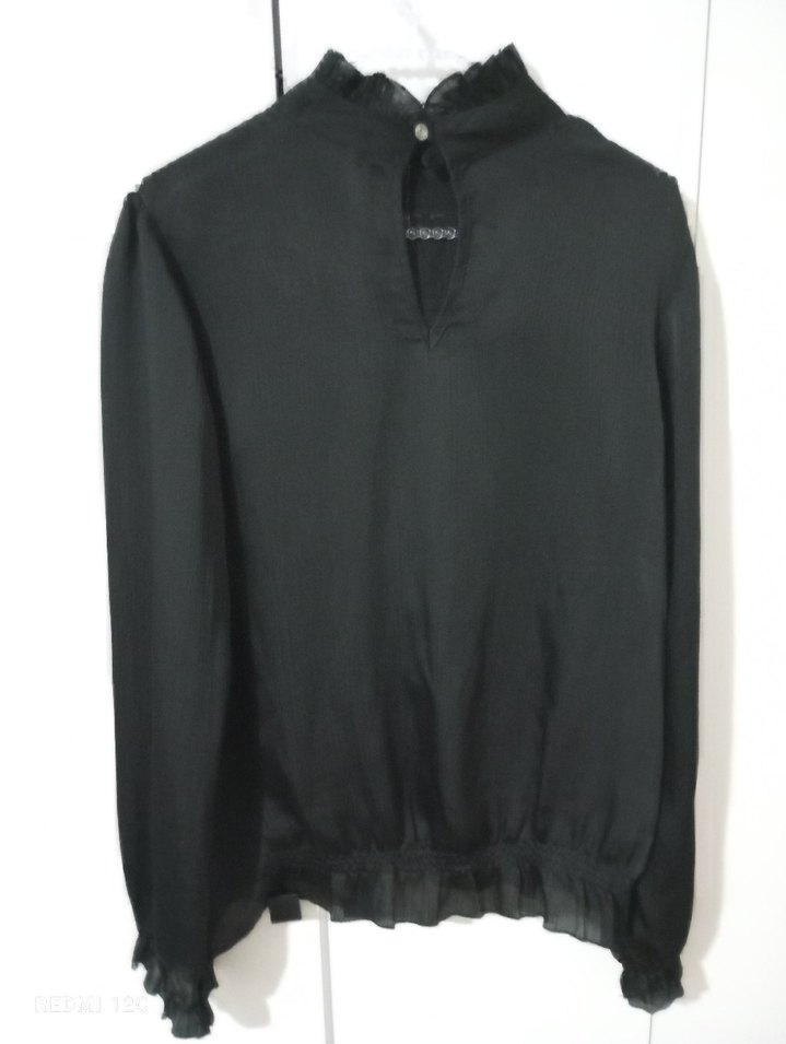 Kadın Siyah Fırfırlı Gotik Bluz - Görsel 3