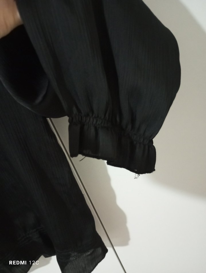 Kadın Siyah Fırfırlı Gotik Bluz - Görsel 2