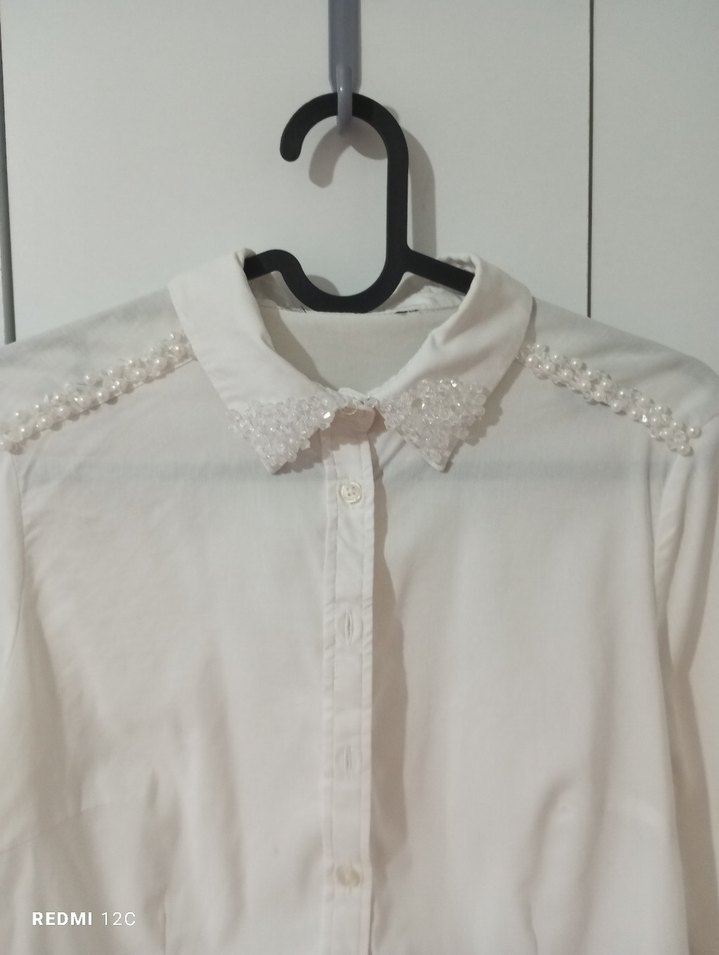 İnci Detaylı Uzun Kollu Beyaz Kadın Gömlek - Görsel 2