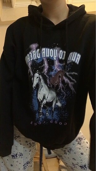 Sweatshirt