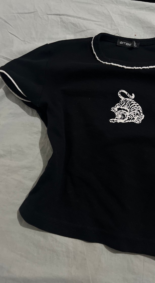 Kısa Kollu goth tarzı crop - Görsel 2