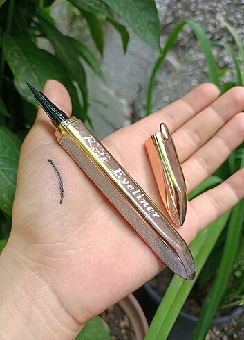 Kalem eyeliner 