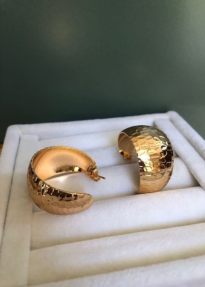 Plakalı Gold Halka Çelik Küpe - Görsel 5