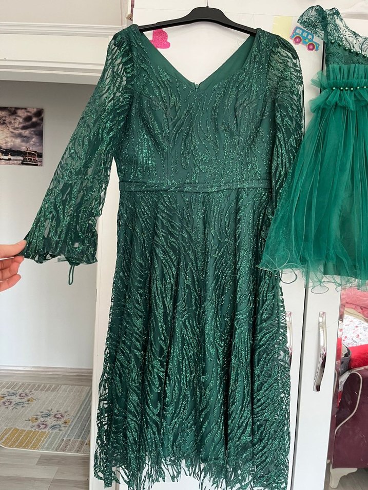 Yeşil Dantel İşlemeli Midi Abiye Elbise - Görsel 3