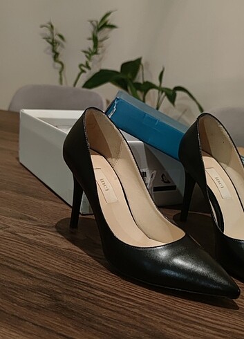inci İnci Marka Stiletto