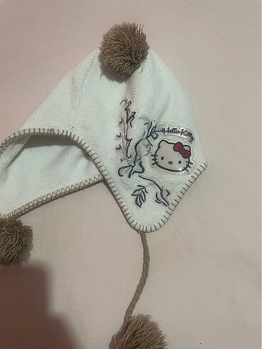 y2k hello kitty şapka