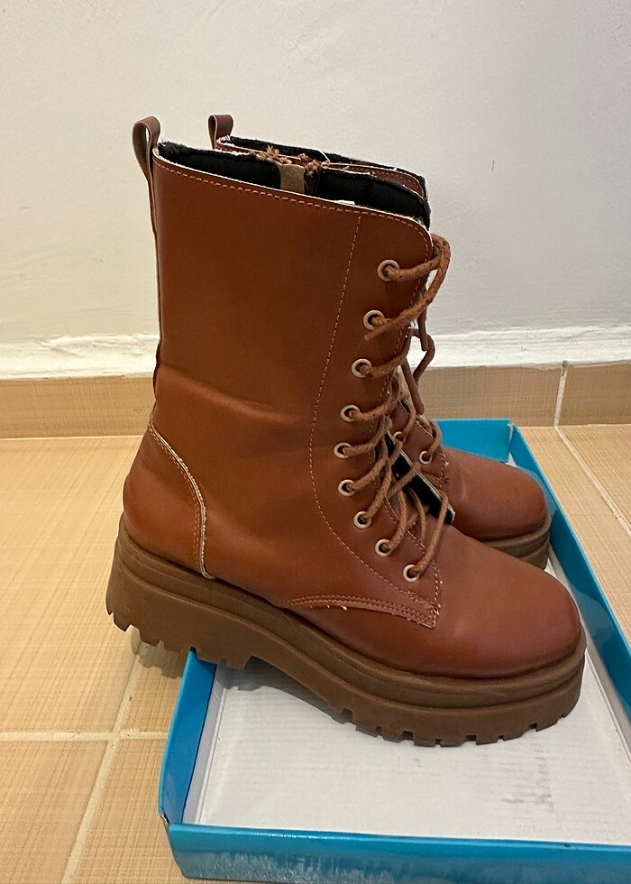 Deri kalın tabanlı kadın bot - Görsel 5