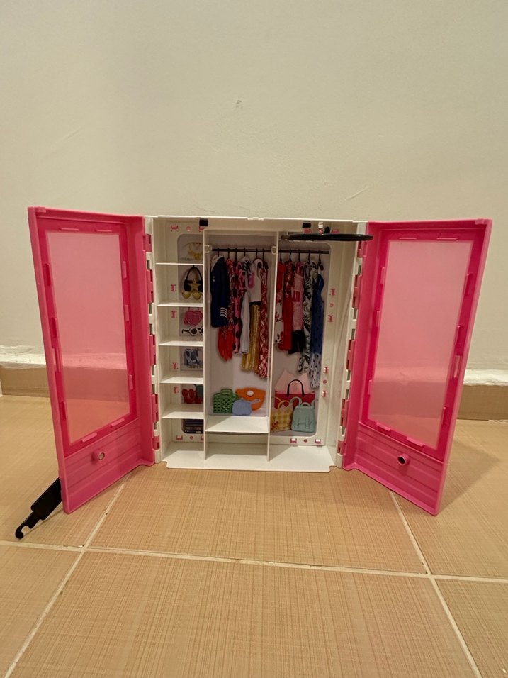 Orijinal Barbie Pembe Çocuk Dolabı - Görsel 2