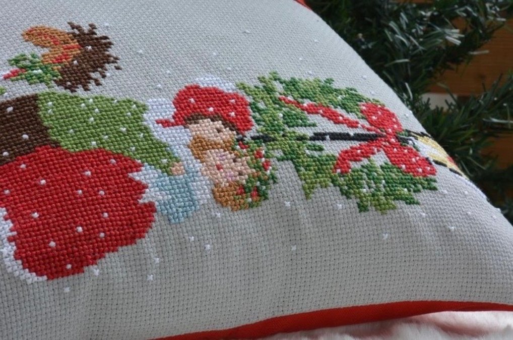 Tasarım Kanaviçe Kırlent - Görsel 2