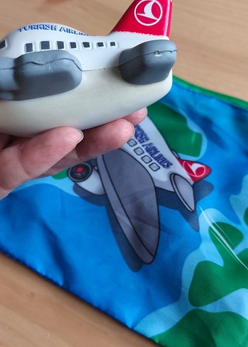 Renkli Türk Hava Yolları Oyuncak Uçak ve Çanta - Görsel 3