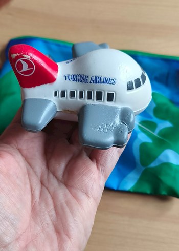 Renkli Türk Hava Yolları Oyuncak Uçak ve Çanta - Görsel 2