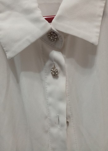 Beyaz Düğmeli Klasik Kadın Gömlek - Görsel 2