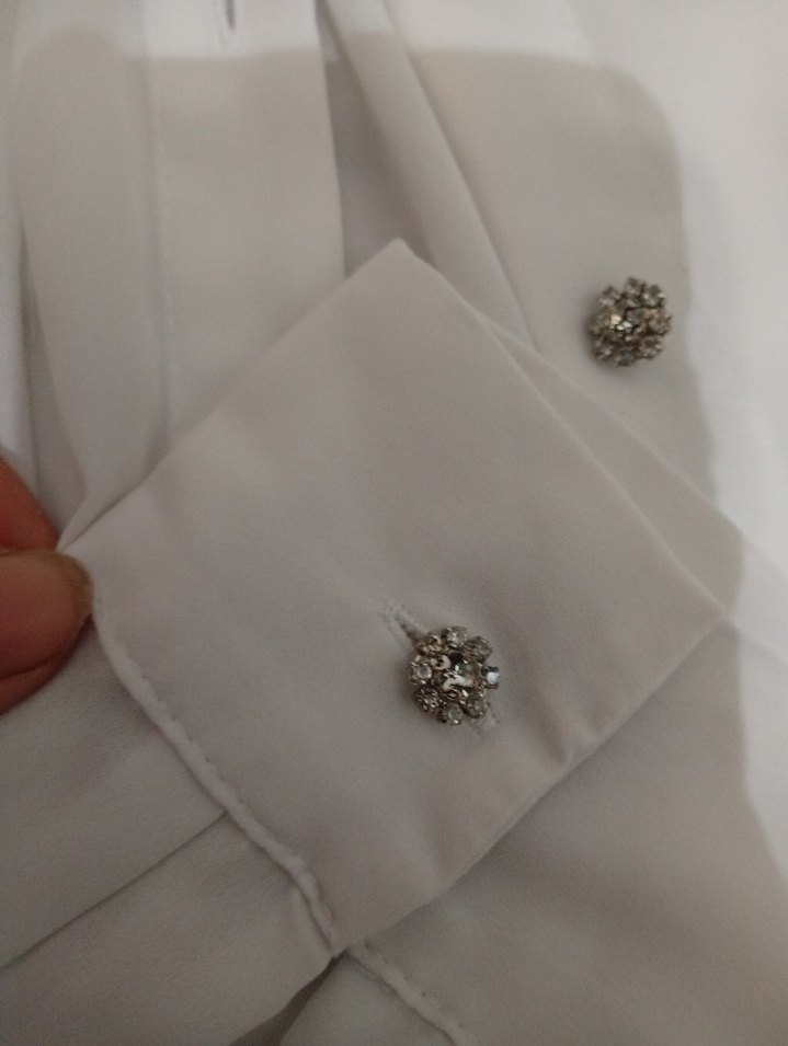 Beyaz Düğmeli Keten Kadın Gömlek - Görsel 4