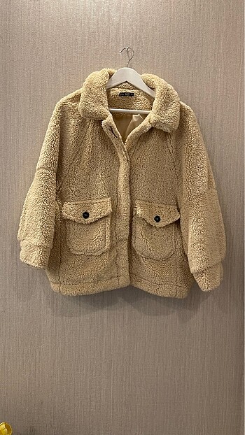 Krem rengi peluş