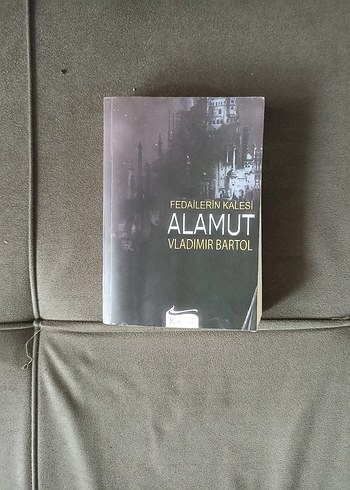 Alamut - Fedailerin Kalesi Roman