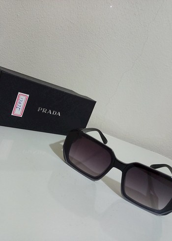  Beden Gucci Kadın Mavi Minimalist Güneş Gözlüğü