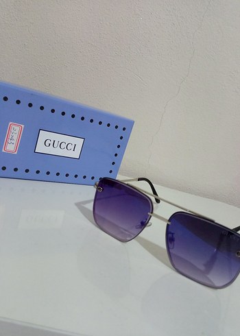 Gucci Kadın Mavi Minimalist Güneş Gözlüğü