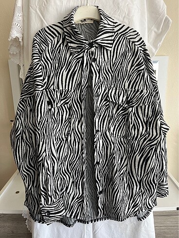 Zebra desenli gömlek