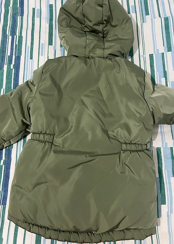 Kız Çocuk Yeşil Kapüşonlu Kürklü Mont - Görsel 2