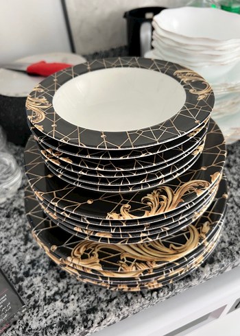 Altın Motifli Siyah Yemek Tabağı Seti - Görsel 2