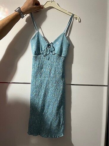 askılı mini mavi çiçek desenli elbise