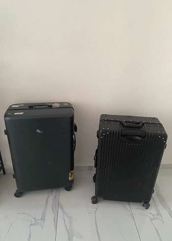Siyah Minimalist Erkek Valizi